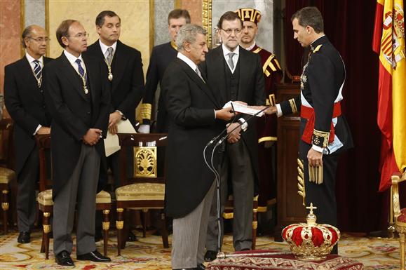 Su Majestad el Rey don Felipe VI ha sido proclamado hoy, jueves, día 19 de junio, ante las Cortes Generales, en una sesión solemne en el Hemiciclo del Congreso de los Diputados, a la que han asistido las principales autoridades del Estado 18 de junio de 2014